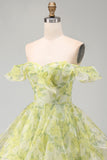 Robe courte de rentrée courte à fleurs en ligne jaune-vert épaule décollée avec volants
