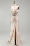 Corset de satin satin champagne avec perles et longue robe de bal avec fente