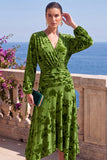 Robe midi fleurie asymétrique à manches longues en velours en A-Line à col en V