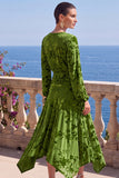 Robe midi fleurie asymétrique à manches longues en velours en A-Line à col en V