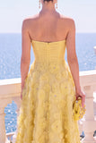 Robe invitée mariage midi ligne A sans bretelles avec appliqués floraux
