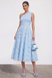 Robe midi bleue ligne A à une épaule avec fleurs et perles, robe invitée mariage