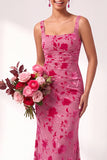 Longue robe de demoiselle d’honneur en velours olive à col carré à col carré fleur et froncée