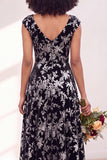 Robe longue de demoiselle d'honneur Fleur Noire Argentée avec mancherons