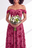 Robe longue de demoiselle d'honneur en velours floral fuchsia à épaules dénudées