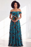 Robe longue de demoiselle d'honneur en velours floral fuchsia à épaules dénudées