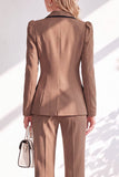 Costume marron ajusté à revers et manches longues, deux pièces avec pantalon et bouton recouvert