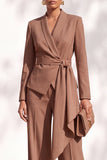 Costume marron deux pièces à col châle avec pantalon, manches longues et ceinture