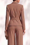 Costume marron deux pièces à col châle avec pantalon, manches longues et ceinture