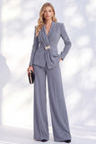 Costume bleu Berlin deux pièces à col V avec pantalon, fronces et perles