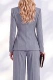 Costume bleu Berlin deux pièces à col V avec pantalon, fronces et perles