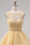 Robe courte de bal jaune à col rond à col rond à étages avec des perles