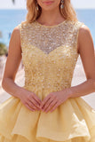 Robe courte de bal jaune à col rond à col rond à étages avec des perles