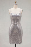 Robe courte de rentrée à la maison rouge scintillante à bretelles fines bodycon, courte rentrée à la maison avec dentelle dans le dos