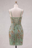 Robe courte de bal de fin d’année verte perlée avec dentelle dans le dos
