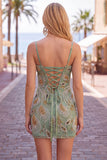 Robe courte de bal de fin d’année verte perlée avec dentelle dans le dos