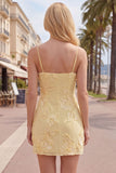 Robe de rentrée à la maison à la maison jaune bodycon moulante à bretelles fines à bretelles fronçées