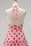 Robe courte de rentrée à la rentrée rose rose à boutons et à volants