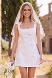 Robe de mariée mini blanche pour elopement sans manches à col carré avec fleur 3D
