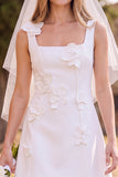 Robe de mariée mini blanche pour elopement sans manches à col carré avec fleur 3D