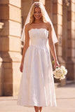 Robe de mariée blanche plissée sans bretelles longueur thé