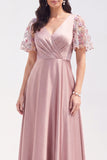 Robe longue maman de la mariée en satin rose gris à col en V à col en V avec manches courtes