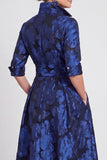 Robe de mère de la mariée longue en Jacquard fleurie marine A-Line avec ceinture