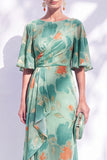Robe longue marme de la mariée à col batouteau fleuri vert sauge avec une longue robe de mère de la mariée