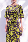 Robe longue marme de la mariée à col batouteau fleuri vert sauge avec une longue robe de mère de la mariée