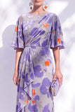 Robe longue marme de la mariée à col batouteau fleuri vert sauge avec une longue robe de mère de la mariée