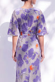Robe longue marme de la mariée à col batouteau fleuri vert sauge avec une longue robe de mère de la mariée