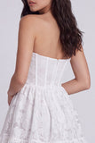Corset fleuri A-Line Bustier Petite robe blanche