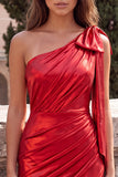 Robe rouge de fin d’année rouge à une épaule, métallique à fronces, asymétrique, avec nœud