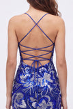 Robe de bal bleue bodycon bretelles fines paillettes perlées avec dentelle dans le dos