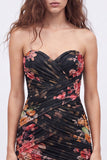 Robe courte de rentrée à la maison avec des dentelles en forme de fronçage fleurie noire
