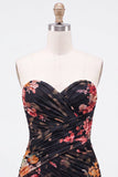 Robe courte de rentrée à la maison avec des dentelles en forme de fronçage fleurie noire