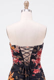 Robe courte de rentrée à la maison avec des dentelles en forme de fronçage fleurie noire
