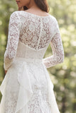 Robe de mariée en dentelle ivoire à volants à volants avec fente