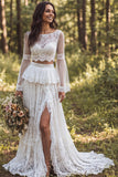 Robe de mariée longue en bateau, large à volants en ivoire et à volants et encolure