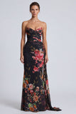 Robe formelle longue longue à fleurs franchées en sirène noire sans bustiers avec une écharpe