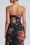 Robe formelle longue longue à fleurs franchées en sirène noire sans bustiers avec une écharpe