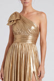 Robe formelle longue à une épaule métallique métallique dorée