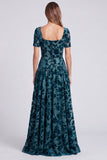 Robe longue formelle longue en velours fleuri à col carré en col carré bleu paon avec manches courtes