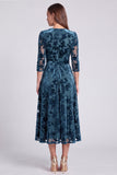 Robe midi fleurie midi en velours olive à col en V ligne A avec ceinture