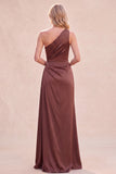 Robe maxi sirène à une épaule en chocolat avec fente
