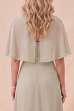 Robe maskinskine en chiffon taupe à col rond à col rond avec ceinture