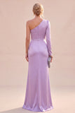 Robe maxi sirène froncée en satin à une épaule et mauve claire avec fente