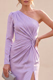 Robe maxi sirène froncée en satin à une épaule et mauve claire avec fente