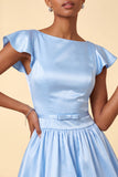 Robe courte de retour à la maison de fin d’année en satin en satin décolleté bleu ciel avec manches bonnets