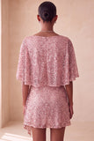 Robe courte de rentrée courte à la rentrée avec une ceinture rose rose scintillante, mouillée